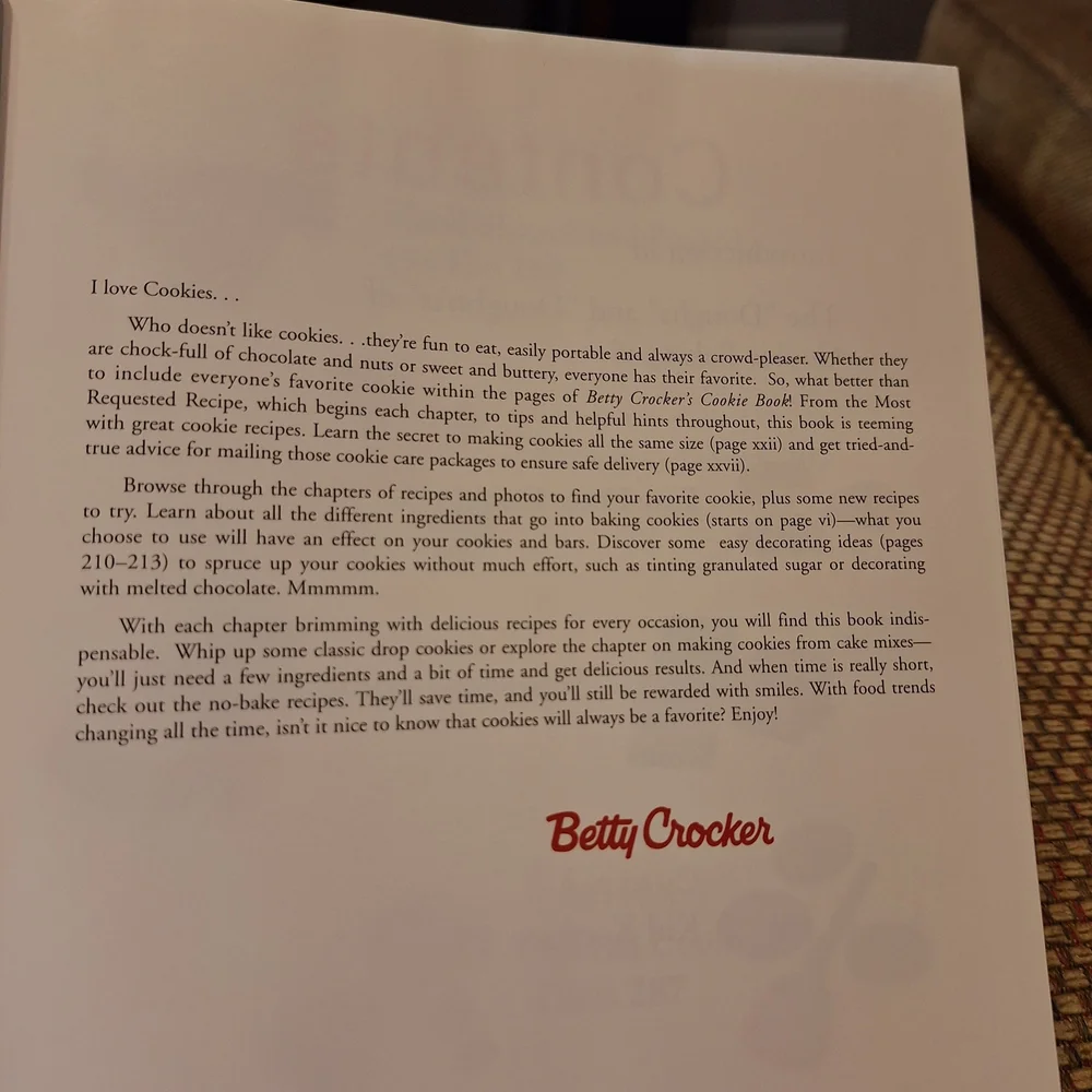 Betty Crocker's Cookie Book Copyright 1998 More Than 250 Recipes